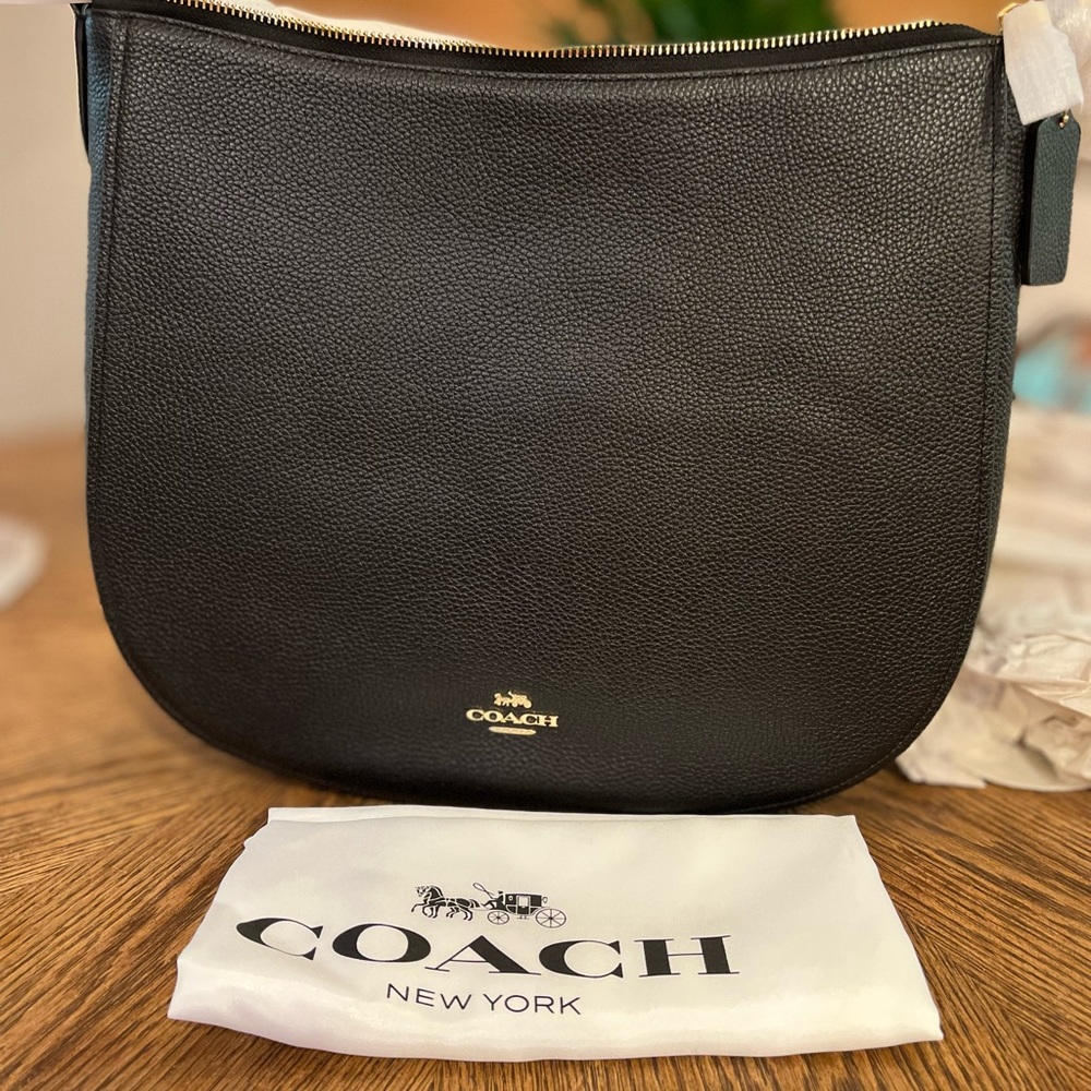 NWT Coach Chelsea 32
Hobo Black/Gold With Dust